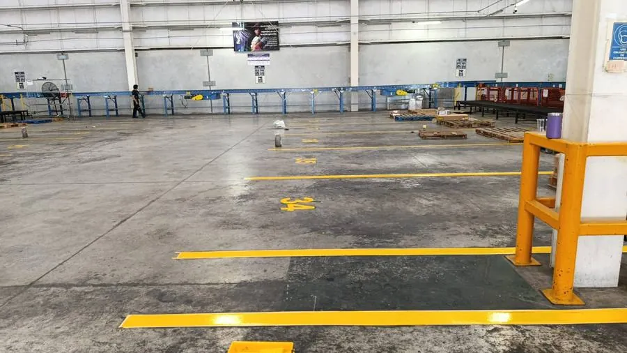Señalización y valizado de nave industrial